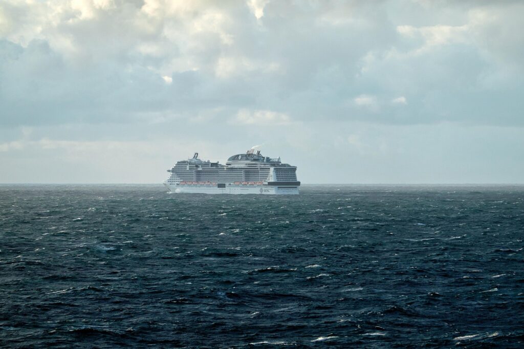 Barco de crucero en el mar 2026
